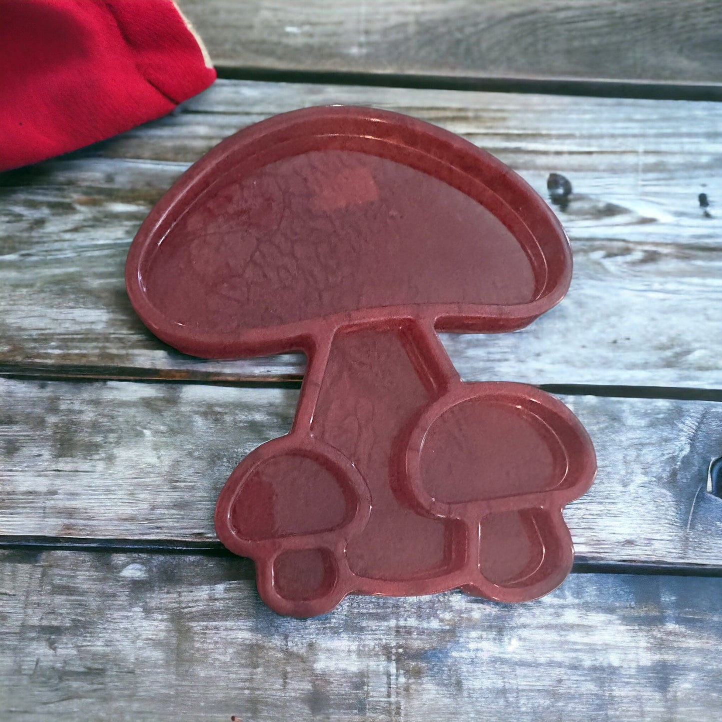 Mushroom dice trays